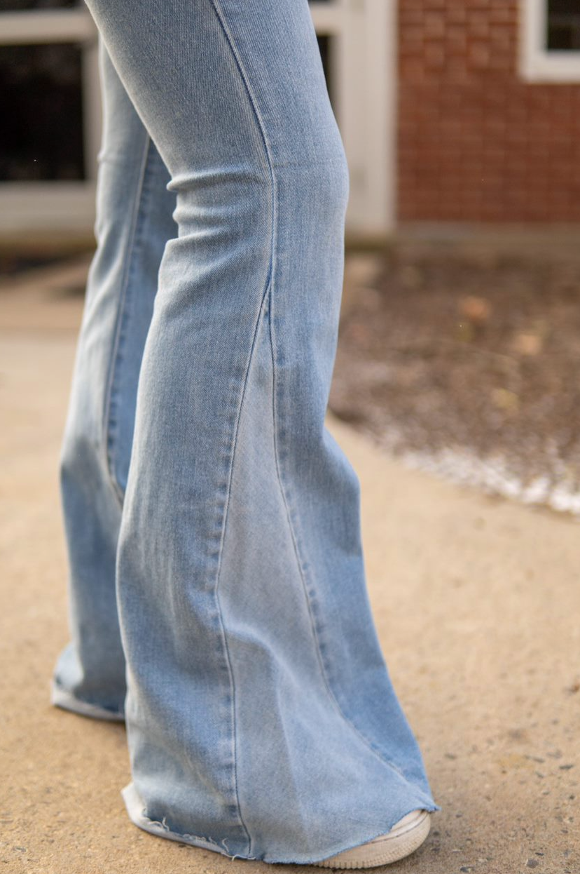 FLARED JEANS